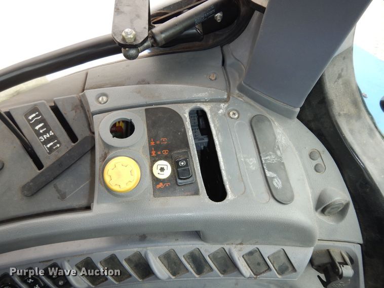 image for item DM3190 2006 New Holland TS115A  4WD tractor