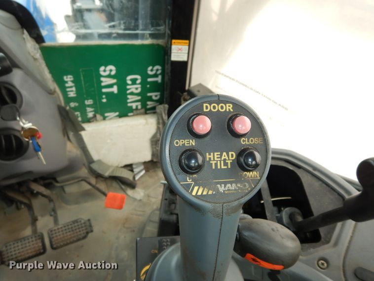 image for item DM3190 2006 New Holland TS115A  4WD tractor