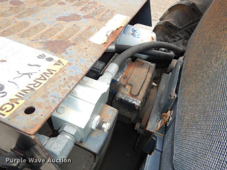 image for item DM3191 2002 New Holland TS110  tractor