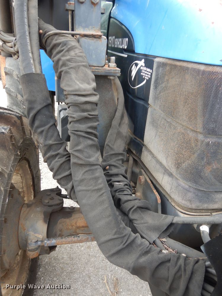 image for item DM3191 2002 New Holland TS110  tractor