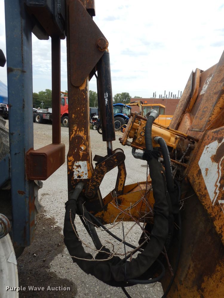 image for item DM3191 2002 New Holland TS110  tractor