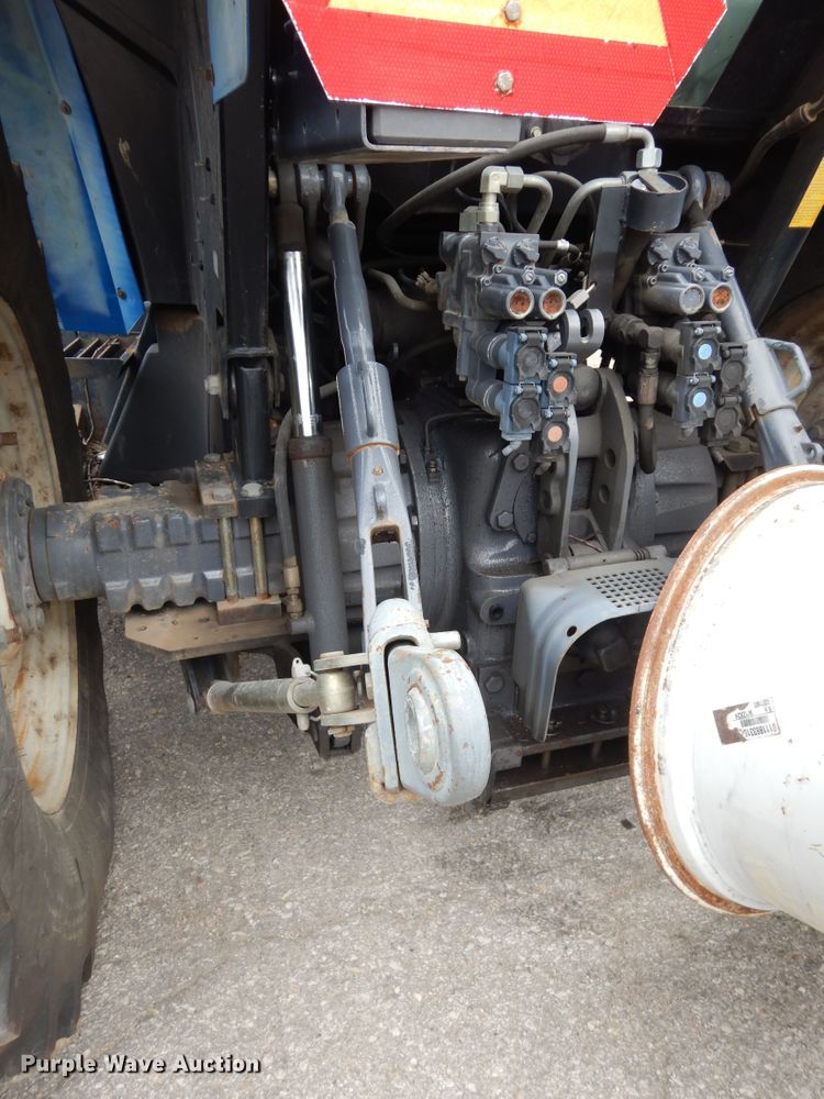 image for item DM3191 2002 New Holland TS110  tractor