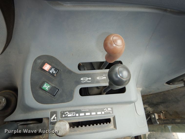 image for item DM3191 2002 New Holland TS110  tractor