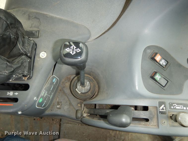 image for item DM3191 2002 New Holland TS110  tractor