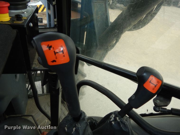 image for item DM3191 2002 New Holland TS110  tractor