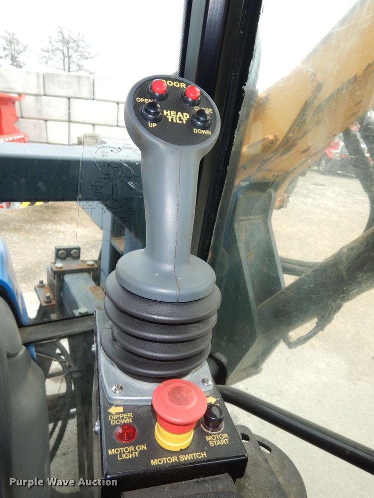 image for item DM3191 2002 New Holland TS110  tractor