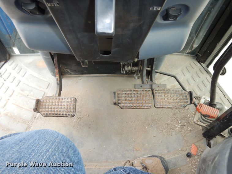 image for item DM3191 2002 New Holland TS110  tractor