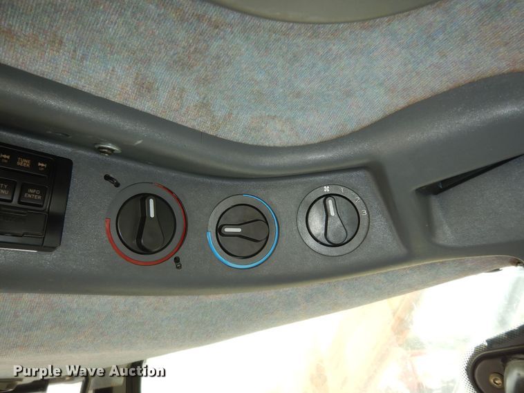 image for item DM3191 2002 New Holland TS110  tractor