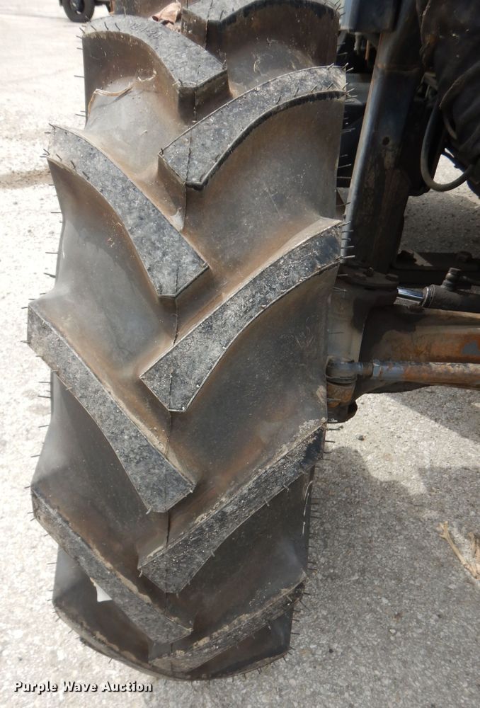 image for item DM3191 2002 New Holland TS110  tractor