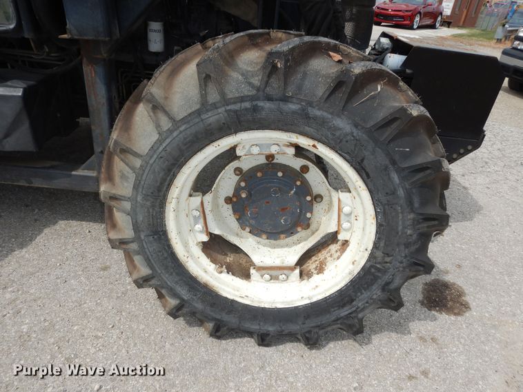 image for item DM3191 2002 New Holland TS110  tractor