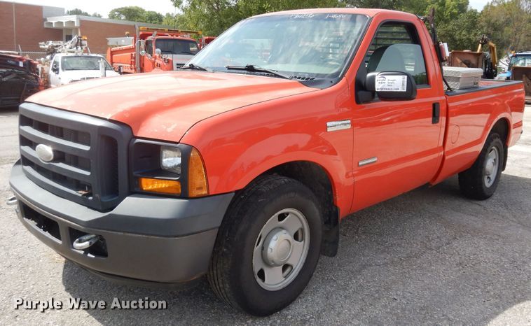 image for item DM3192 2006 Ford F250 Super Duty XL  pickup truck