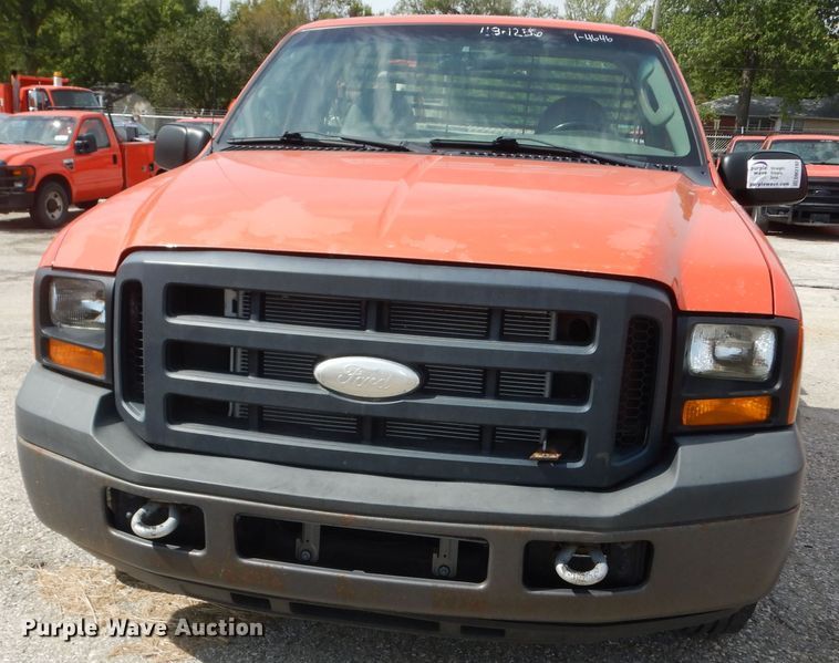 image for item DM3192 2006 Ford F250 Super Duty XL  pickup truck