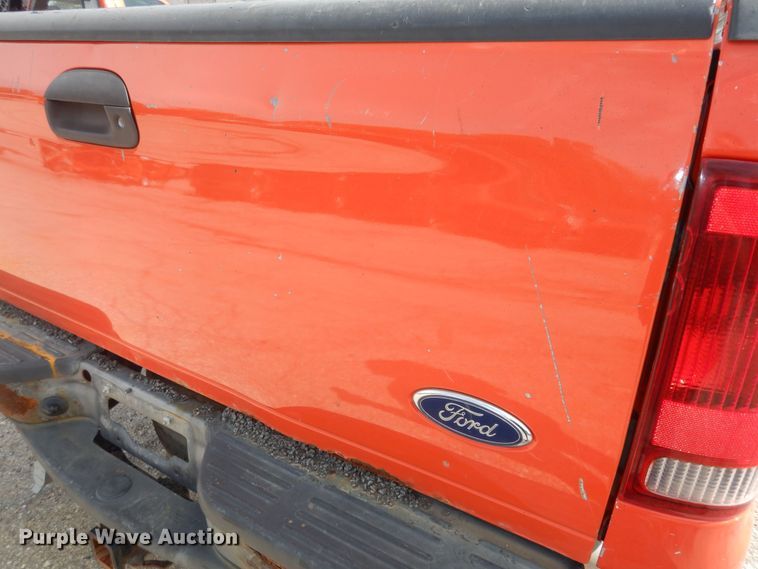 image for item DM3192 2006 Ford F250 Super Duty XL  pickup truck