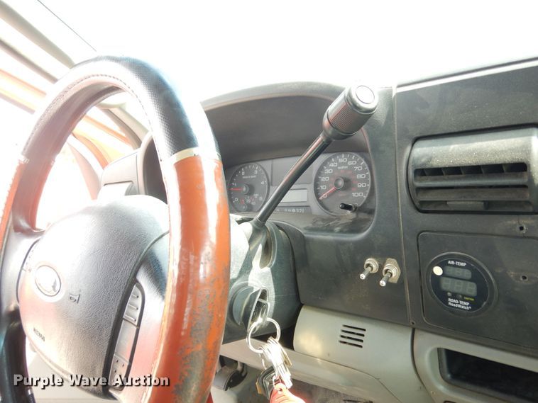 image for item DM3192 2006 Ford F250 Super Duty XL  pickup truck