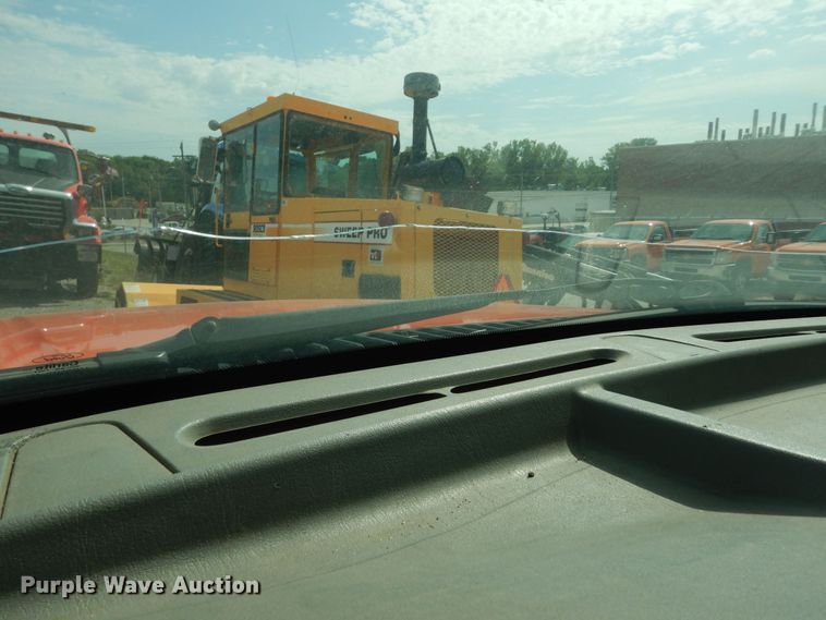 image for item DM3192 2006 Ford F250 Super Duty XL  pickup truck