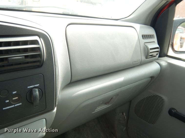 image for item DM3192 2006 Ford F250 Super Duty XL  pickup truck