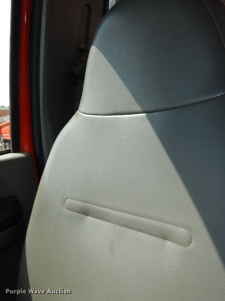 image for item DM3192 2006 Ford F250 Super Duty XL  pickup truck