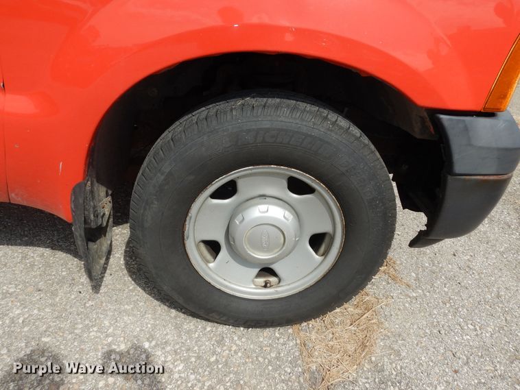 image for item DM3192 2006 Ford F250 Super Duty XL  pickup truck