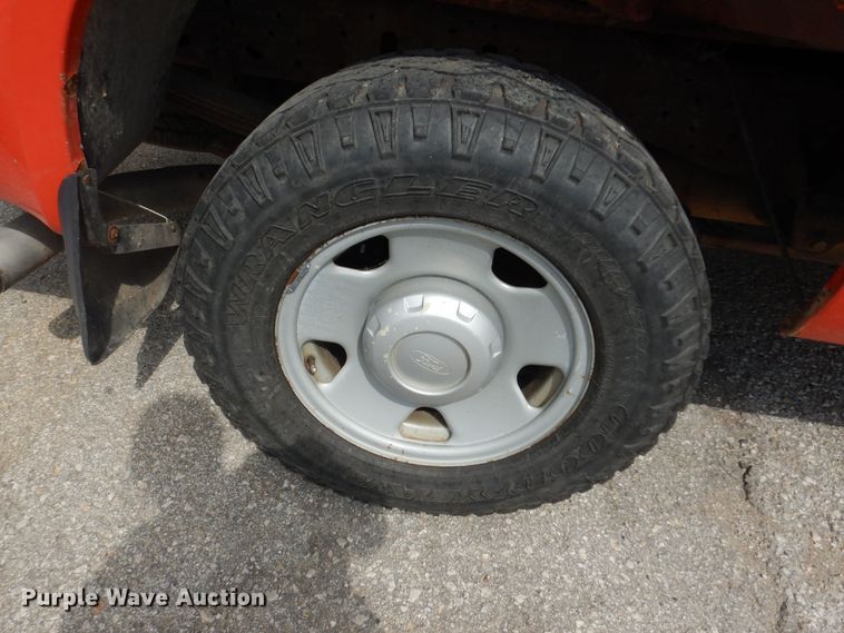 image for item DM3192 2006 Ford F250 Super Duty XL  pickup truck