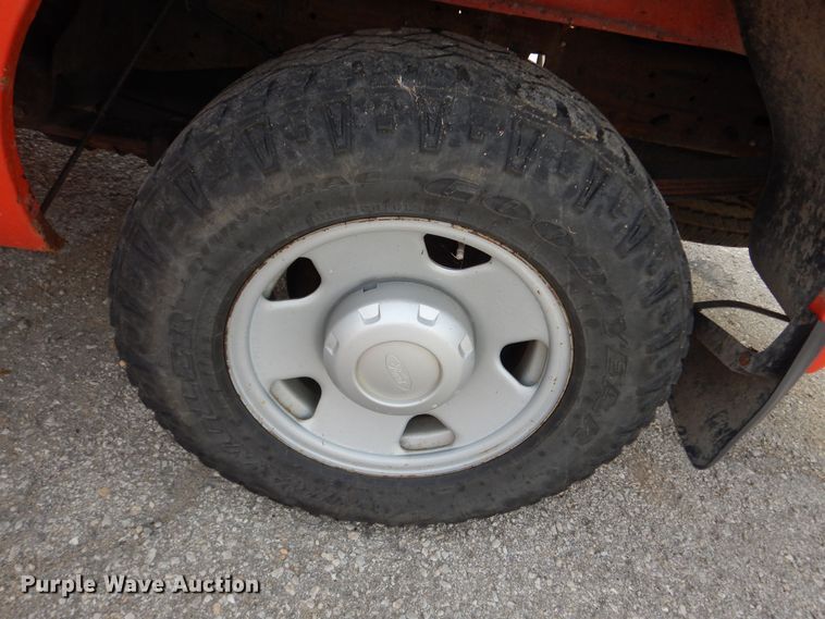 image for item DM3192 2006 Ford F250 Super Duty XL  pickup truck