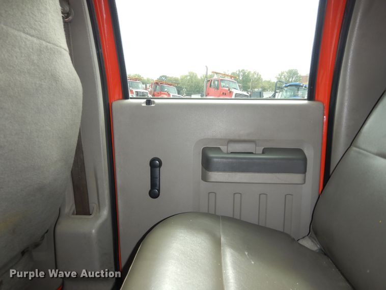 image for item DM3193 2008 Ford F250 Super Duty XL  Crew Cab pickup truck