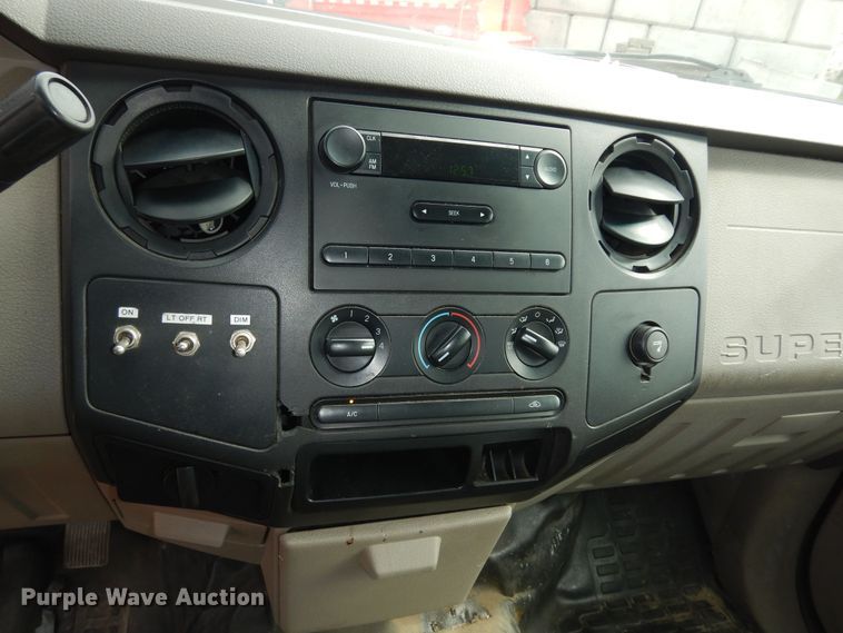 image for item DM3193 2008 Ford F250 Super Duty XL  Crew Cab pickup truck