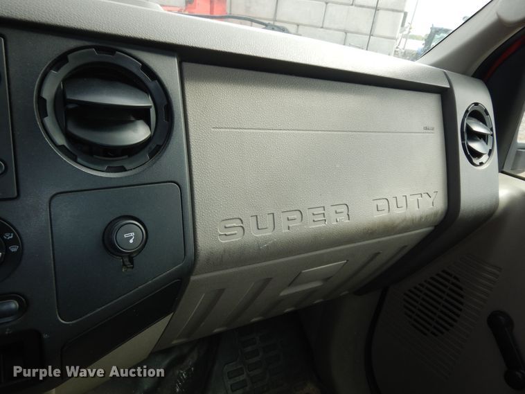 image for item DM3193 2008 Ford F250 Super Duty XL  Crew Cab pickup truck