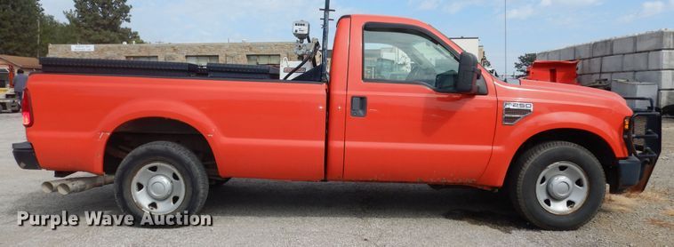 image for item DM3194 2009 Ford F250 Super Duty XL  pickup truck