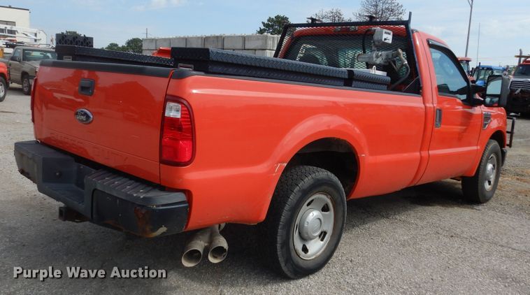 image for item DM3194 2009 Ford F250 Super Duty XL  pickup truck