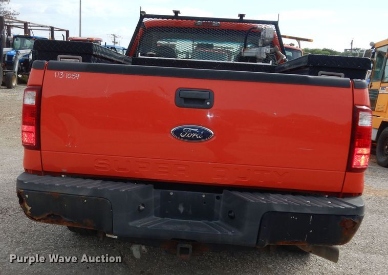 image for item DM3194 2009 Ford F250 Super Duty XL  pickup truck