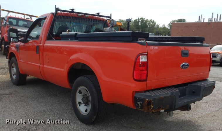 image for item DM3194 2009 Ford F250 Super Duty XL  pickup truck