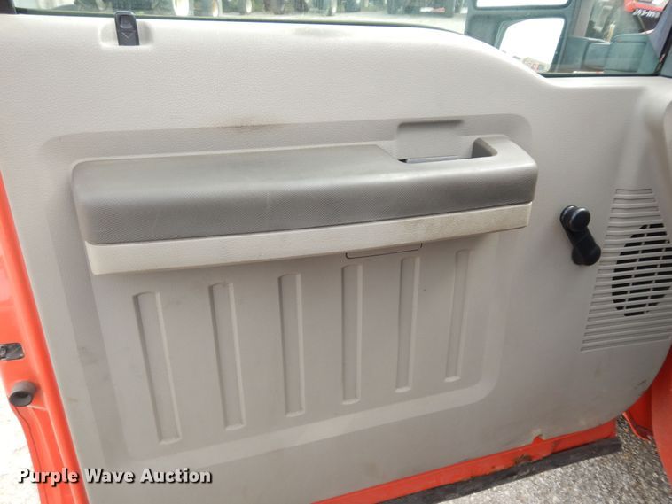 image for item DM3194 2009 Ford F250 Super Duty XL  pickup truck