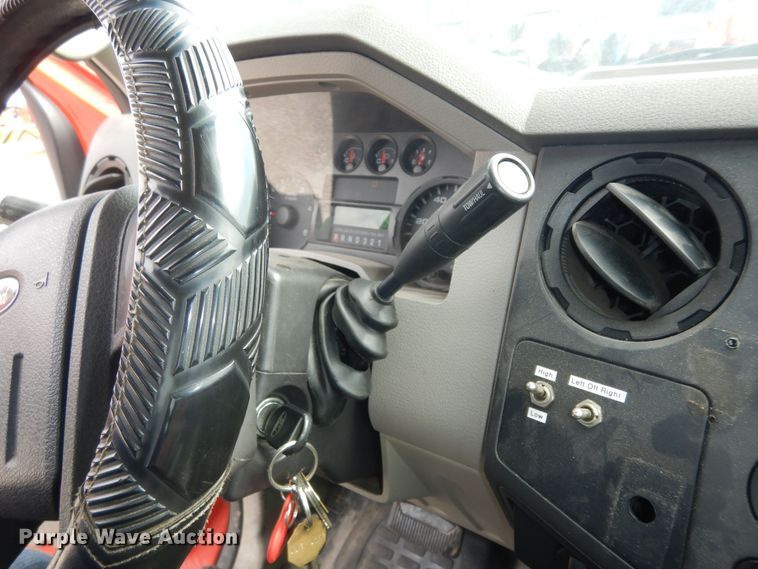 image for item DM3194 2009 Ford F250 Super Duty XL  pickup truck