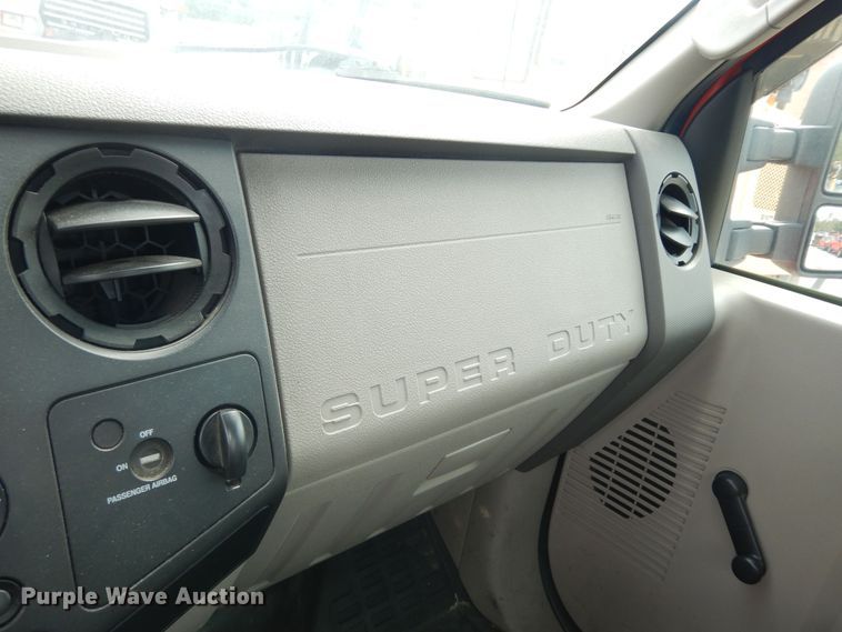 image for item DM3194 2009 Ford F250 Super Duty XL  pickup truck