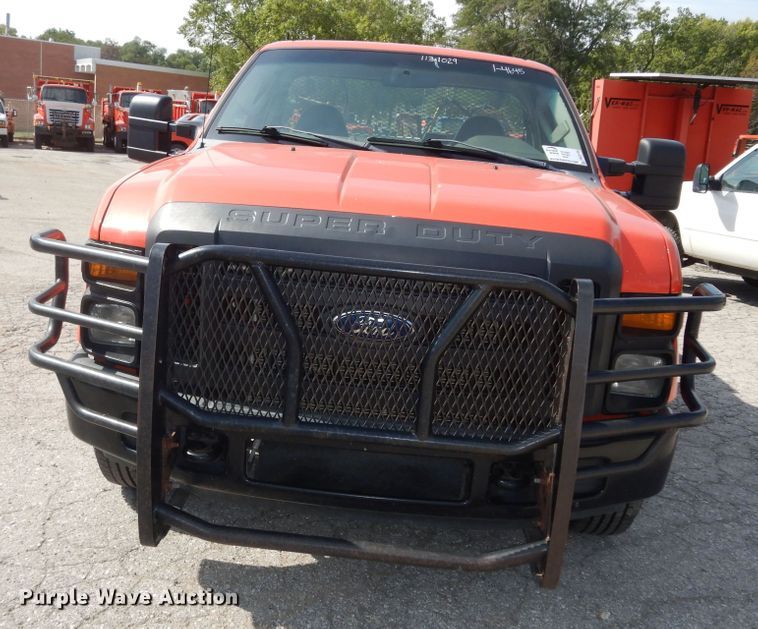 image for item DM3195 2009 Ford F250 Super Duty XL  pickup truck
