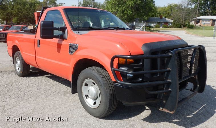 image for item DM3195 2009 Ford F250 Super Duty XL  pickup truck