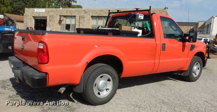 image for item DM3195 2009 Ford F250 Super Duty XL  pickup truck