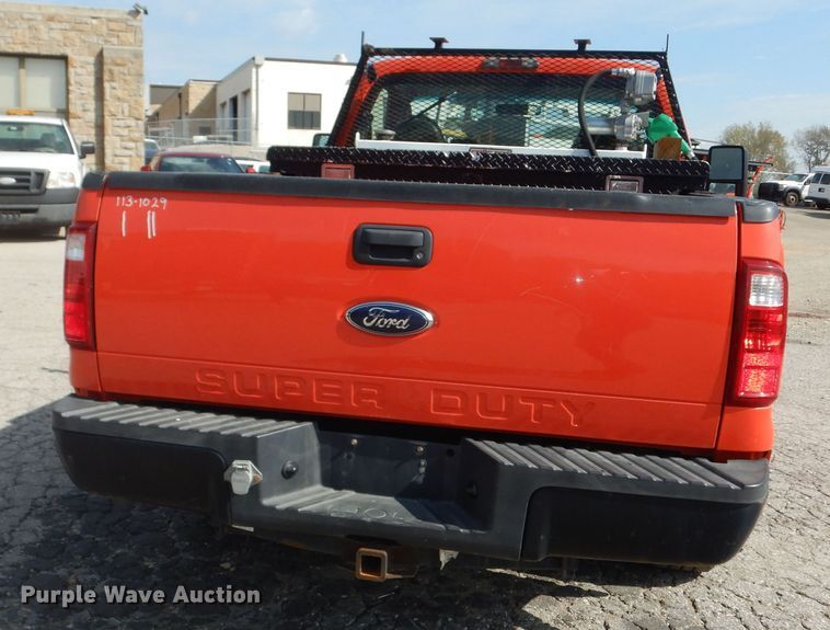 image for item DM3195 2009 Ford F250 Super Duty XL  pickup truck