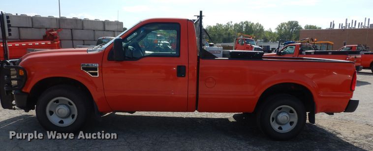 image for item DM3195 2009 Ford F250 Super Duty XL  pickup truck