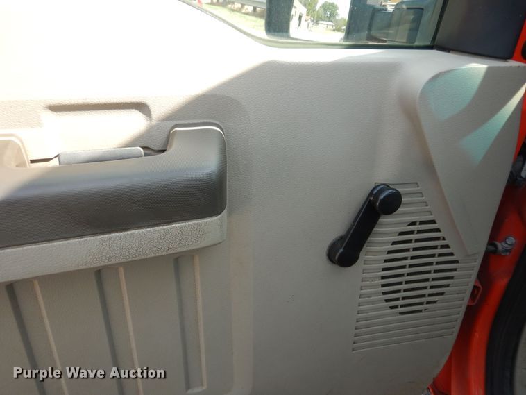 image for item DM3195 2009 Ford F250 Super Duty XL  pickup truck