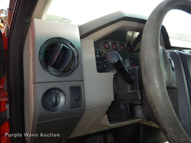 image for item DM3195 2009 Ford F250 Super Duty XL  pickup truck