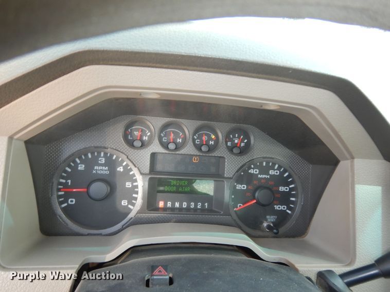 image for item DM3195 2009 Ford F250 Super Duty XL  pickup truck