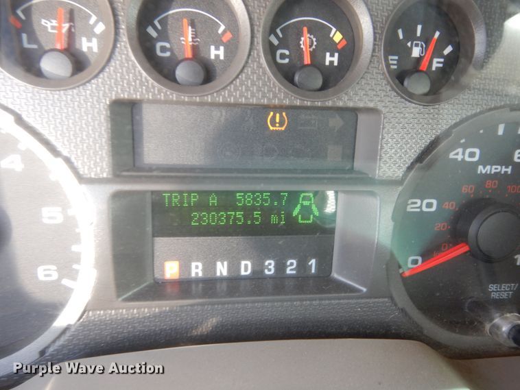 image for item DM3195 2009 Ford F250 Super Duty XL  pickup truck