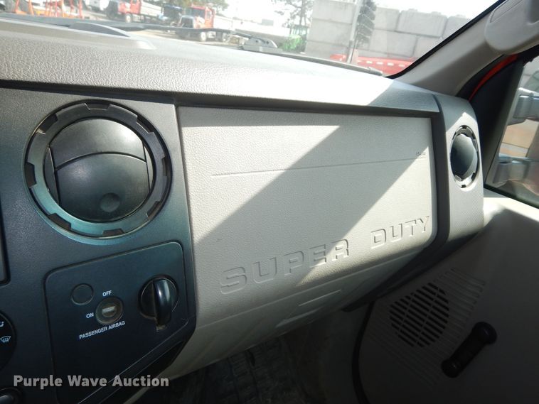 image for item DM3195 2009 Ford F250 Super Duty XL  pickup truck