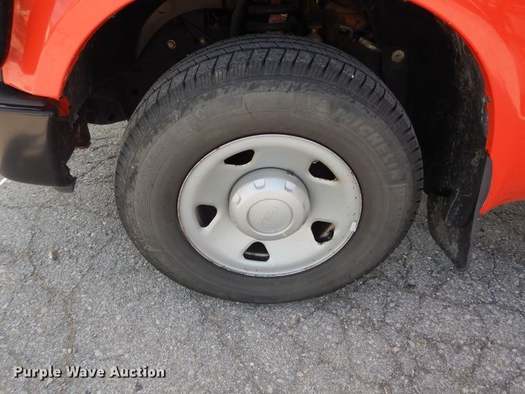 image for item DM3195 2009 Ford F250 Super Duty XL  pickup truck