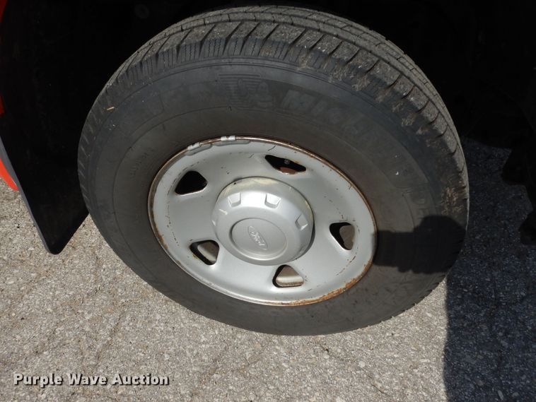 image for item DM3195 2009 Ford F250 Super Duty XL  pickup truck