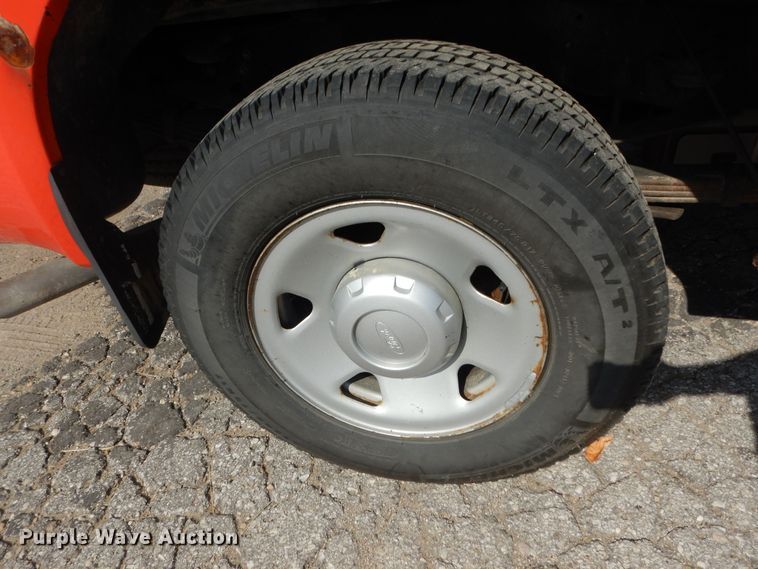 image for item DM3195 2009 Ford F250 Super Duty XL  pickup truck