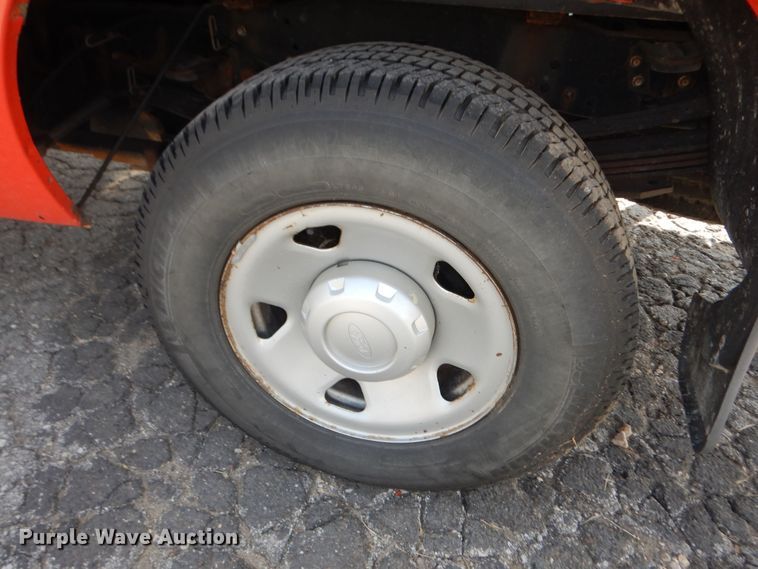 image for item DM3195 2009 Ford F250 Super Duty XL  pickup truck