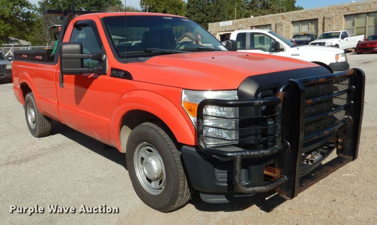 image for item DM3196 2011 Ford F250 Super Duty XL  pickup truck