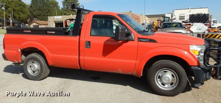 image for item DM3196 2011 Ford F250 Super Duty XL  pickup truck